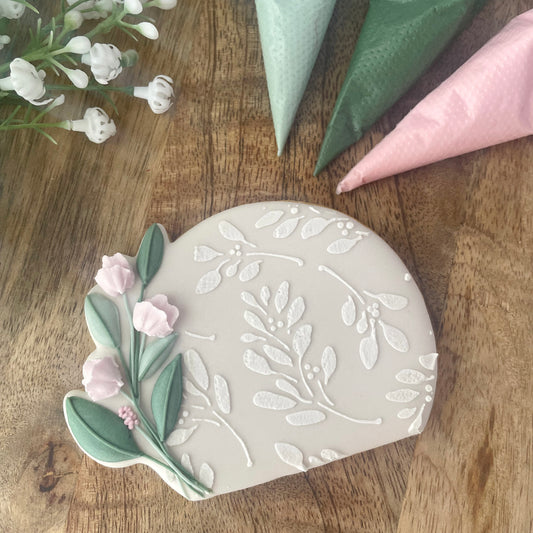Part Circle Plaque With Flowers Cookie Cutter
