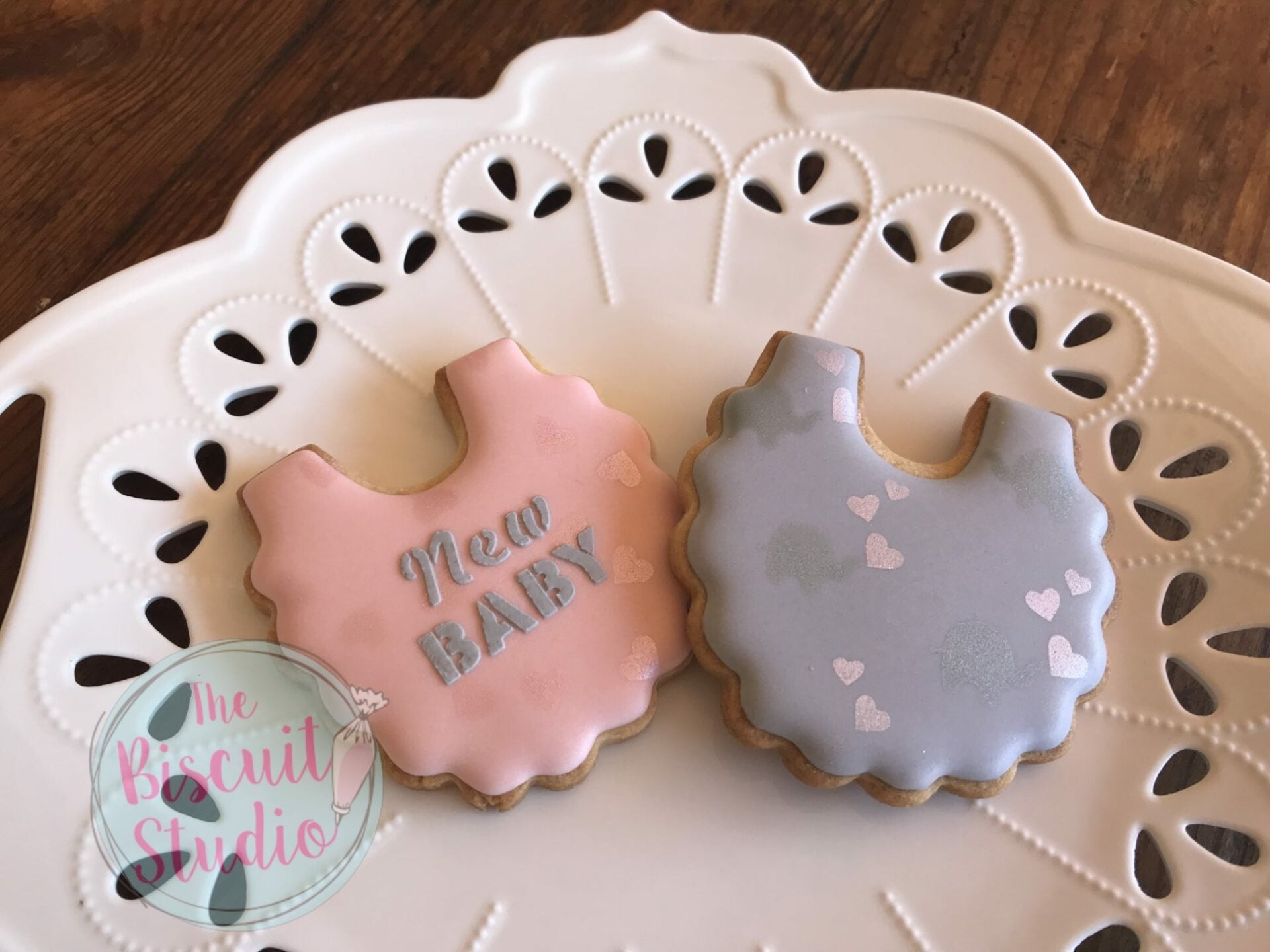 Elephant blowing hearts cookie stencil (2 set)